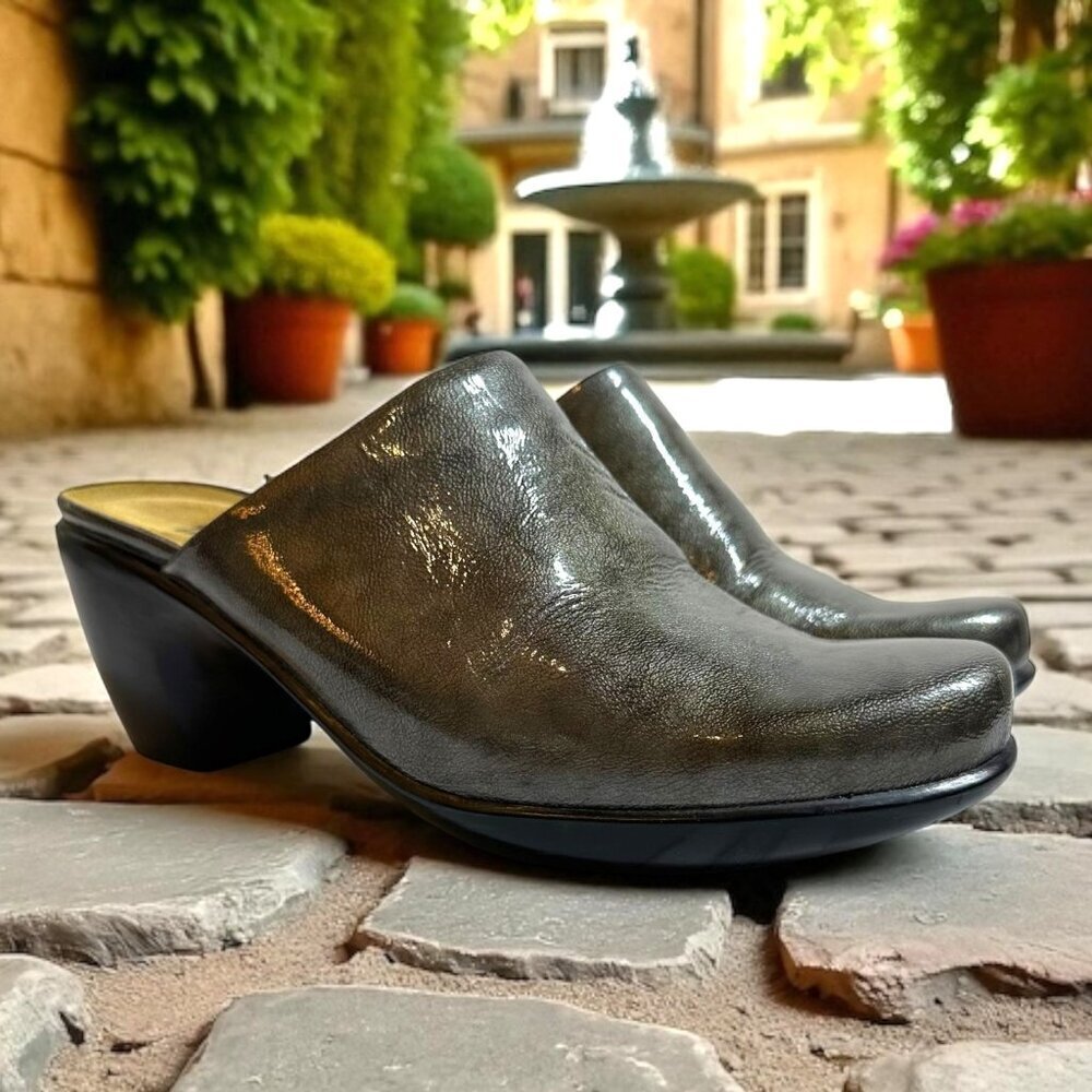 NAOT Pewter Gray Patent Leather Mid Heel Clogs Size 39 - Picture 1 of 9